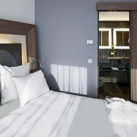 Отель Novotel
